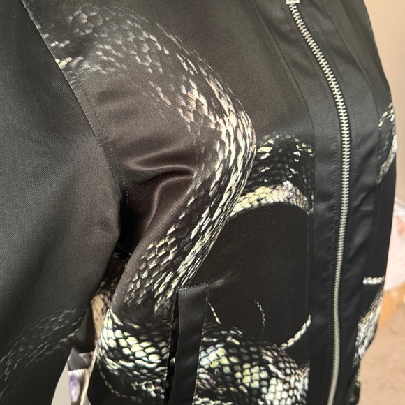Just Cavailli Men's Python Snakeskin Printed Black bomber Jacket Sz 50 / M - Picture 2 of 11